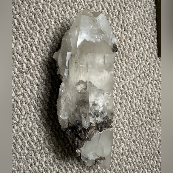 LARGE QUARTZ WITH LEPIDOLITE AND FLUORITE